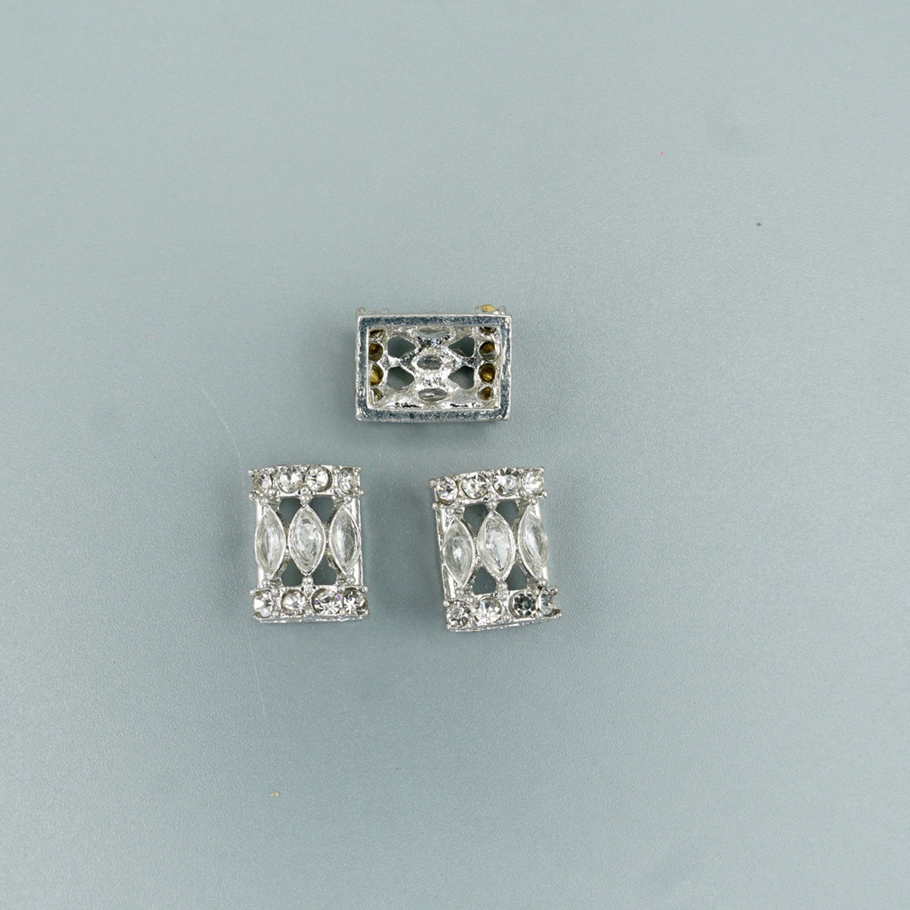 Silver Base Fancy Kundan Button