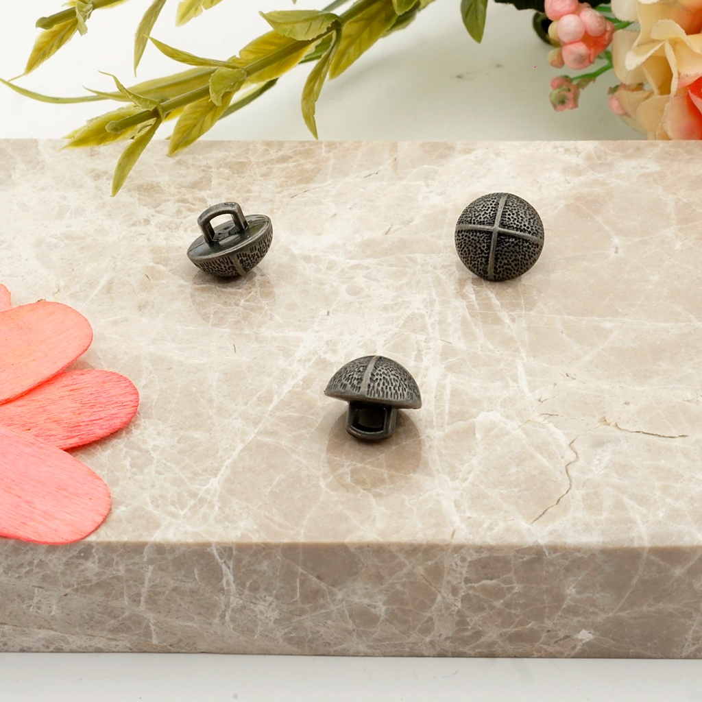 Vintage Design Round Shank Button