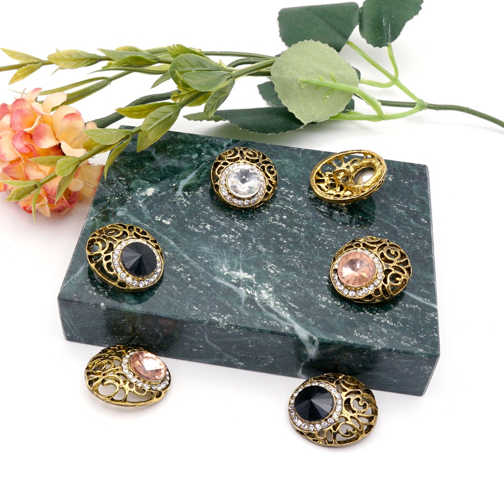 Vintage Design Central Stone Button