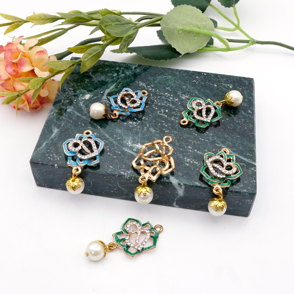 Crystal Flower With Hanging Pearl