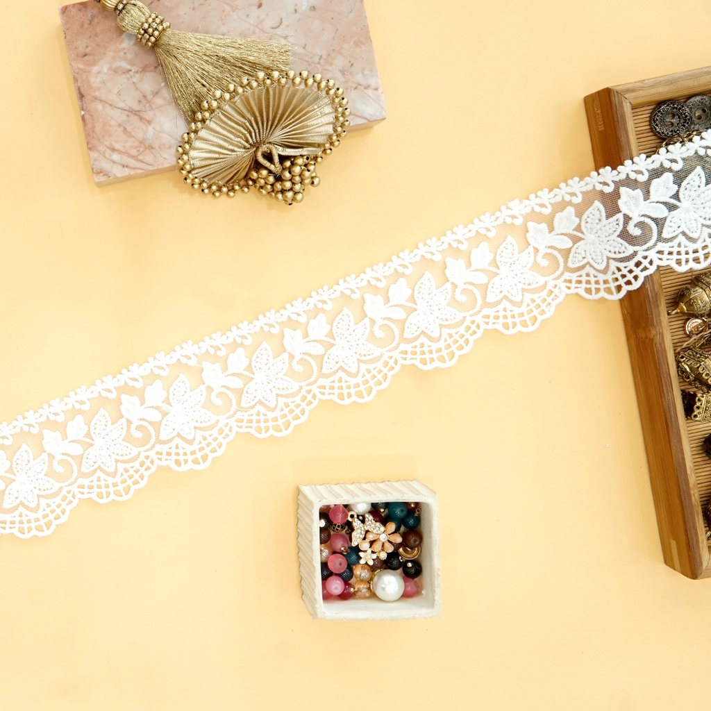 Shuttle Net Lace In Color