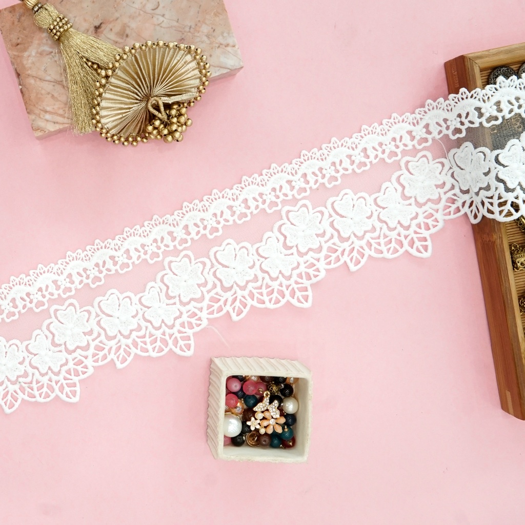 Shuttle Net Lace In Color