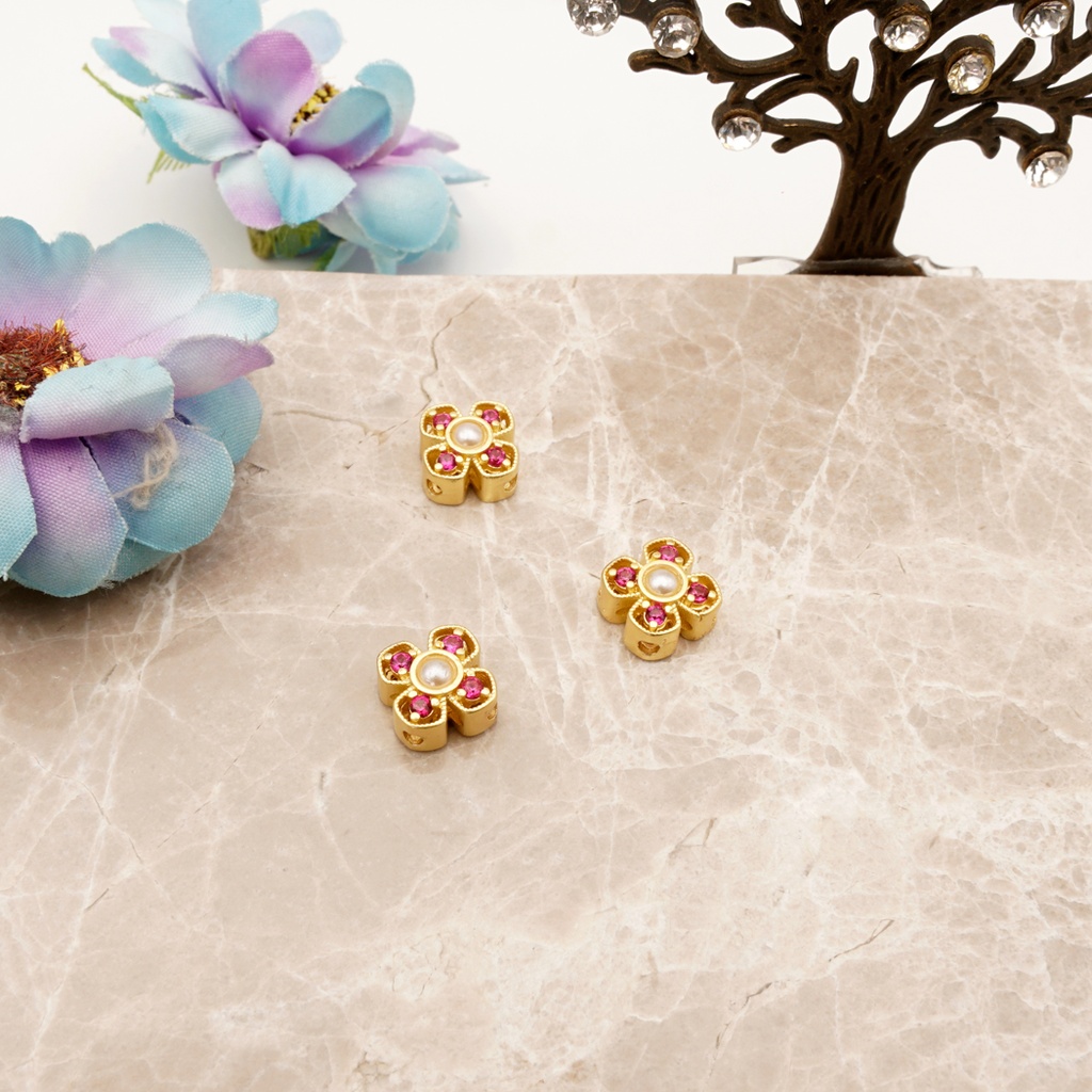 Four-Leaf Clover Design Button With Stones