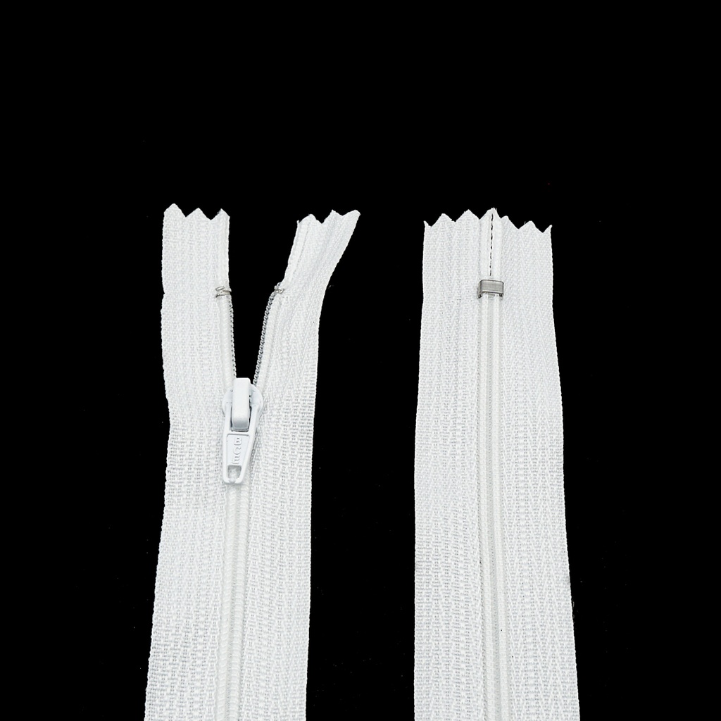 Close-End Nylon Coil Zipper No.3 (9 Inch)