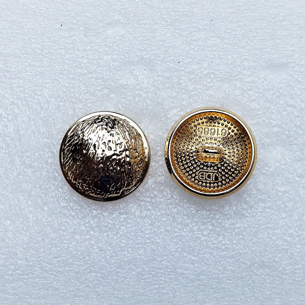 Hammer Textured Round Suiting Button