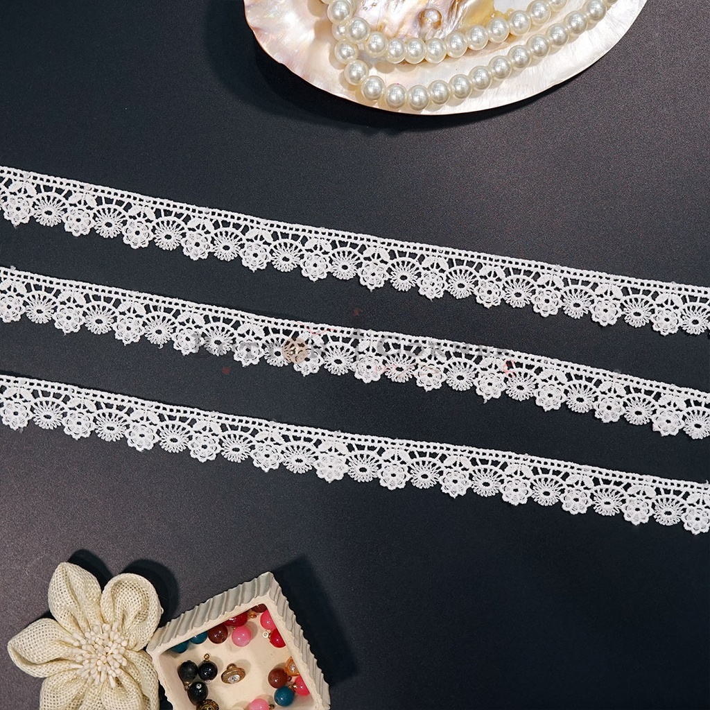 One Side Border Shuttle Lace