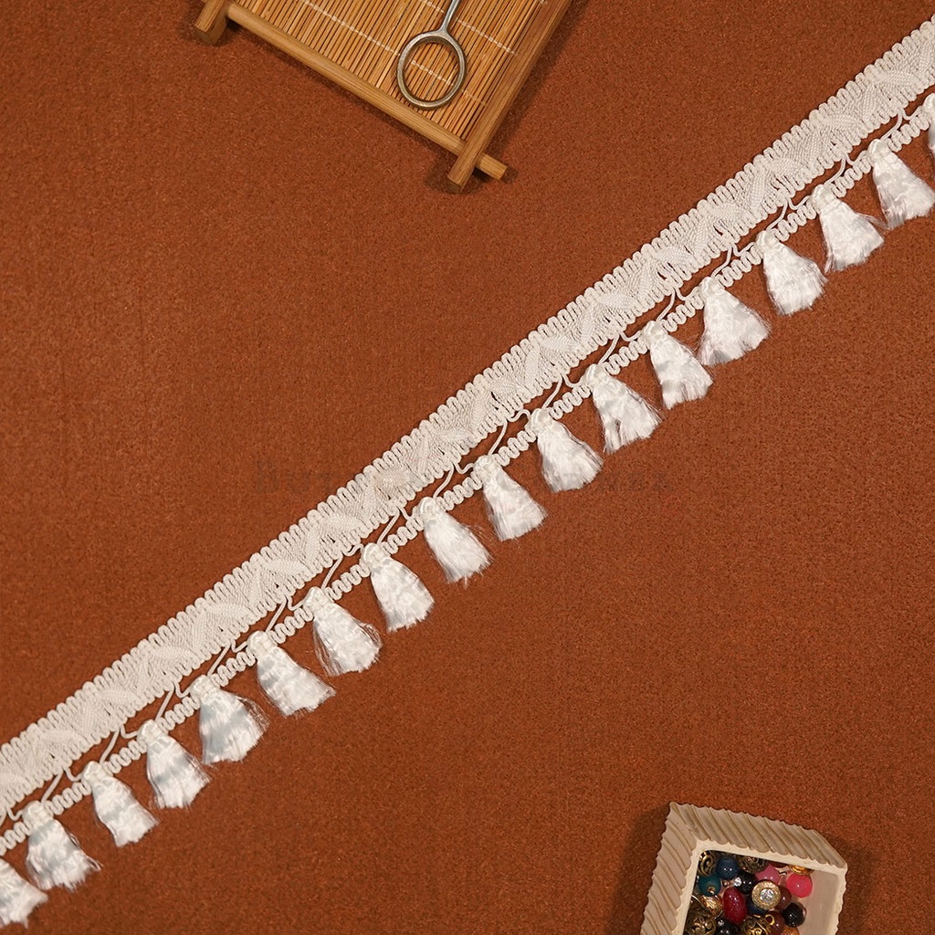 One Side Border Hanging Lace