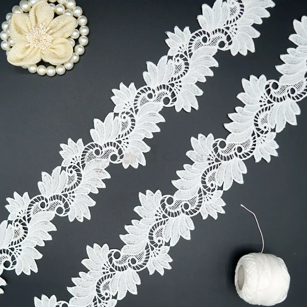 Applique Shuttle Lace