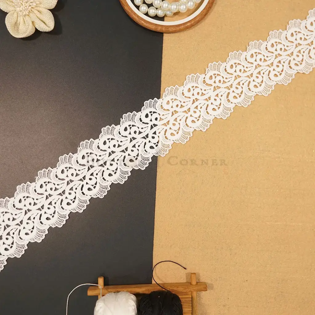 Applique Shuttle Lace