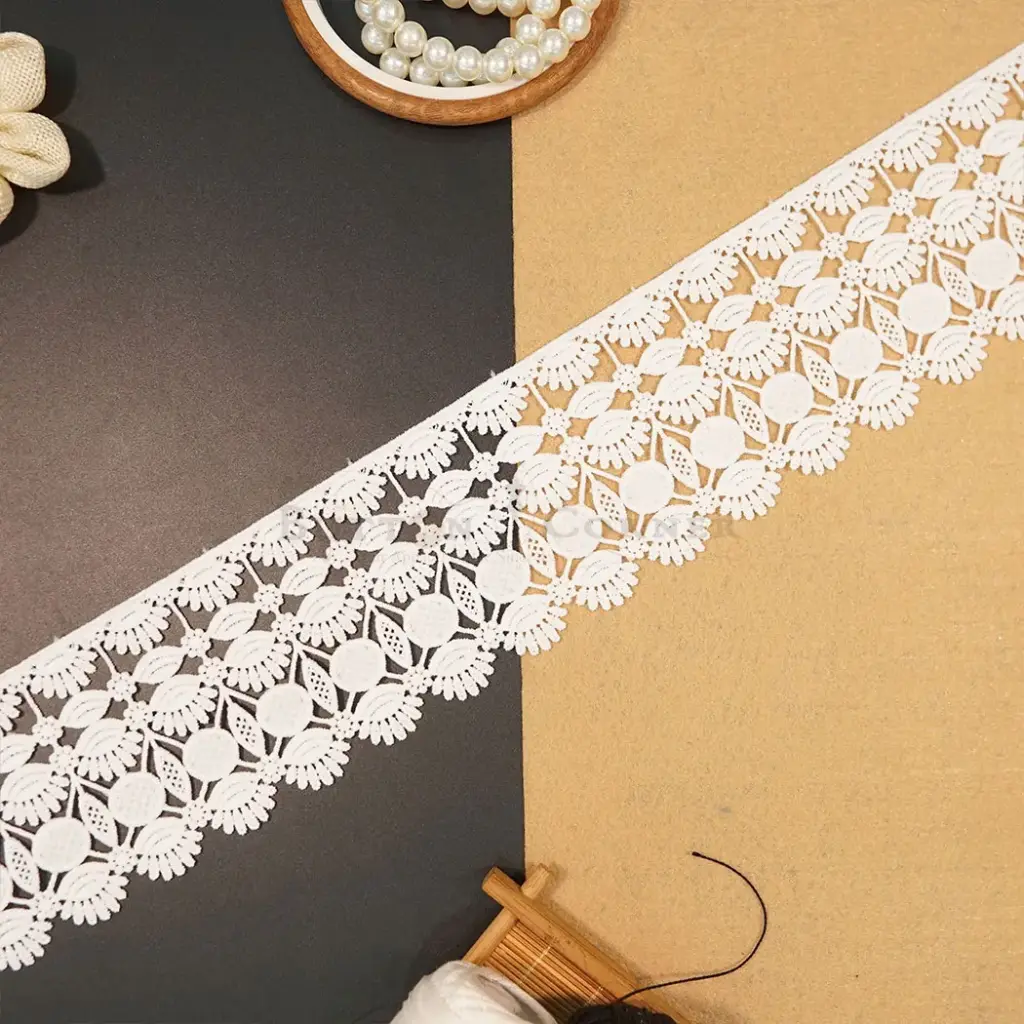 One Side Border Shuttle Lace