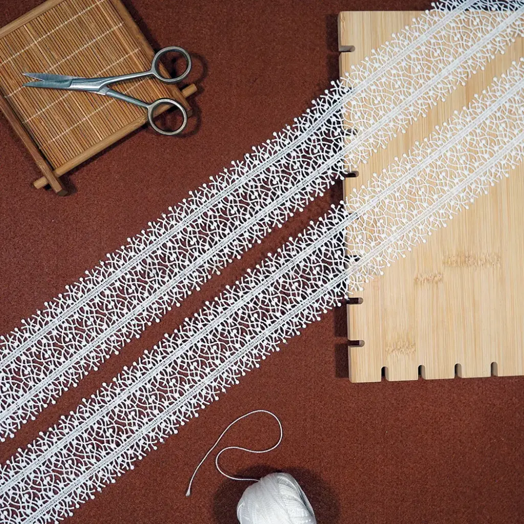 Double Side Border Shuttle Lace