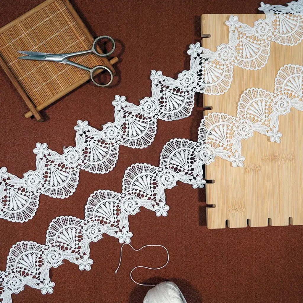 Applique Shuttle Lace