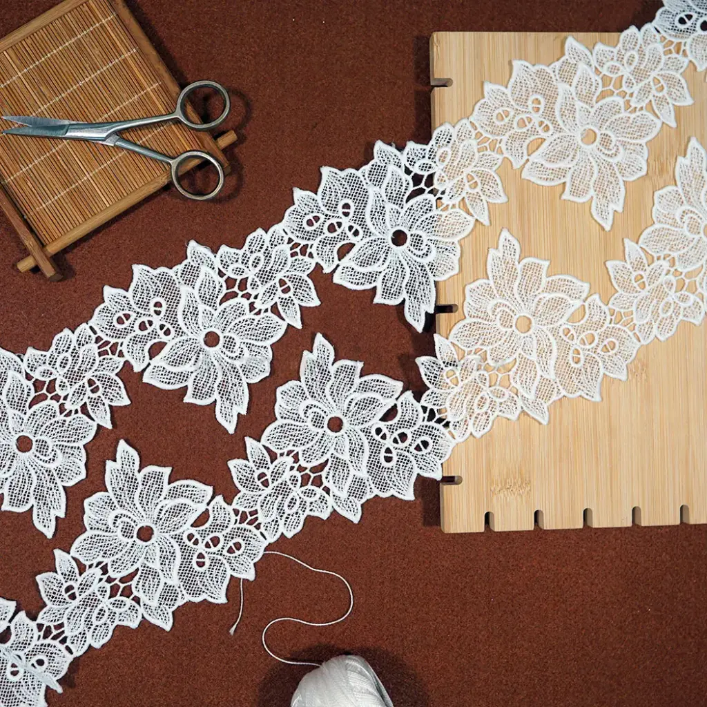 Flower Design Shuttle Lace