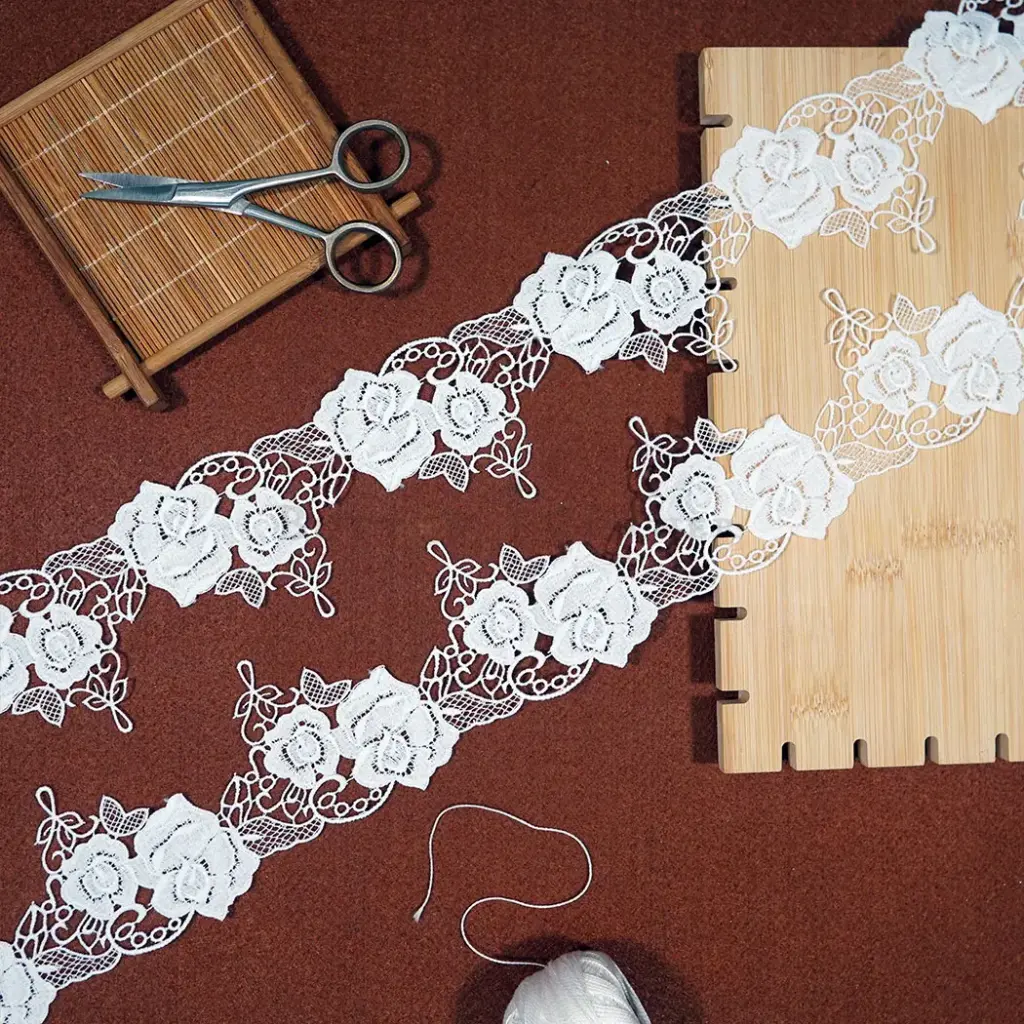 Flower Design Shuttle Lace