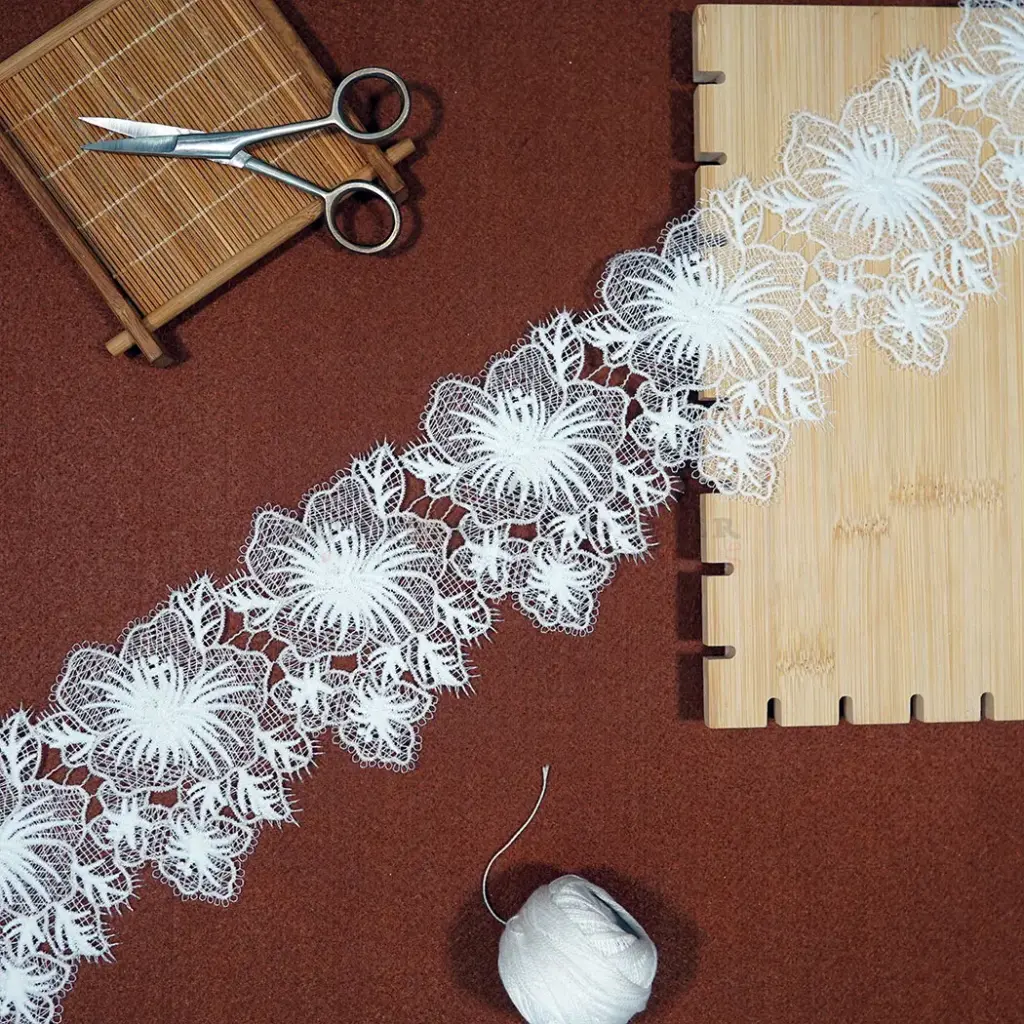 Flower Design Shuttle Lace