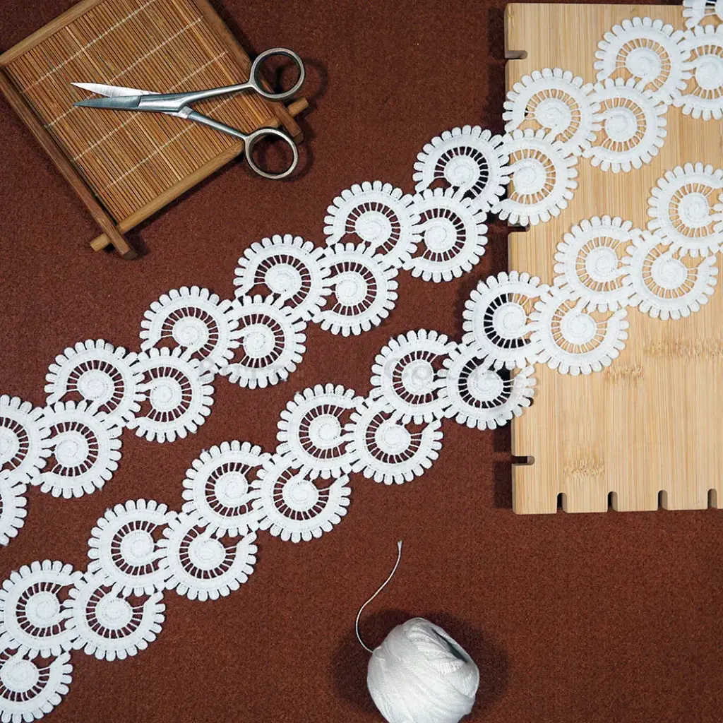Circular Design Shuttle Lace