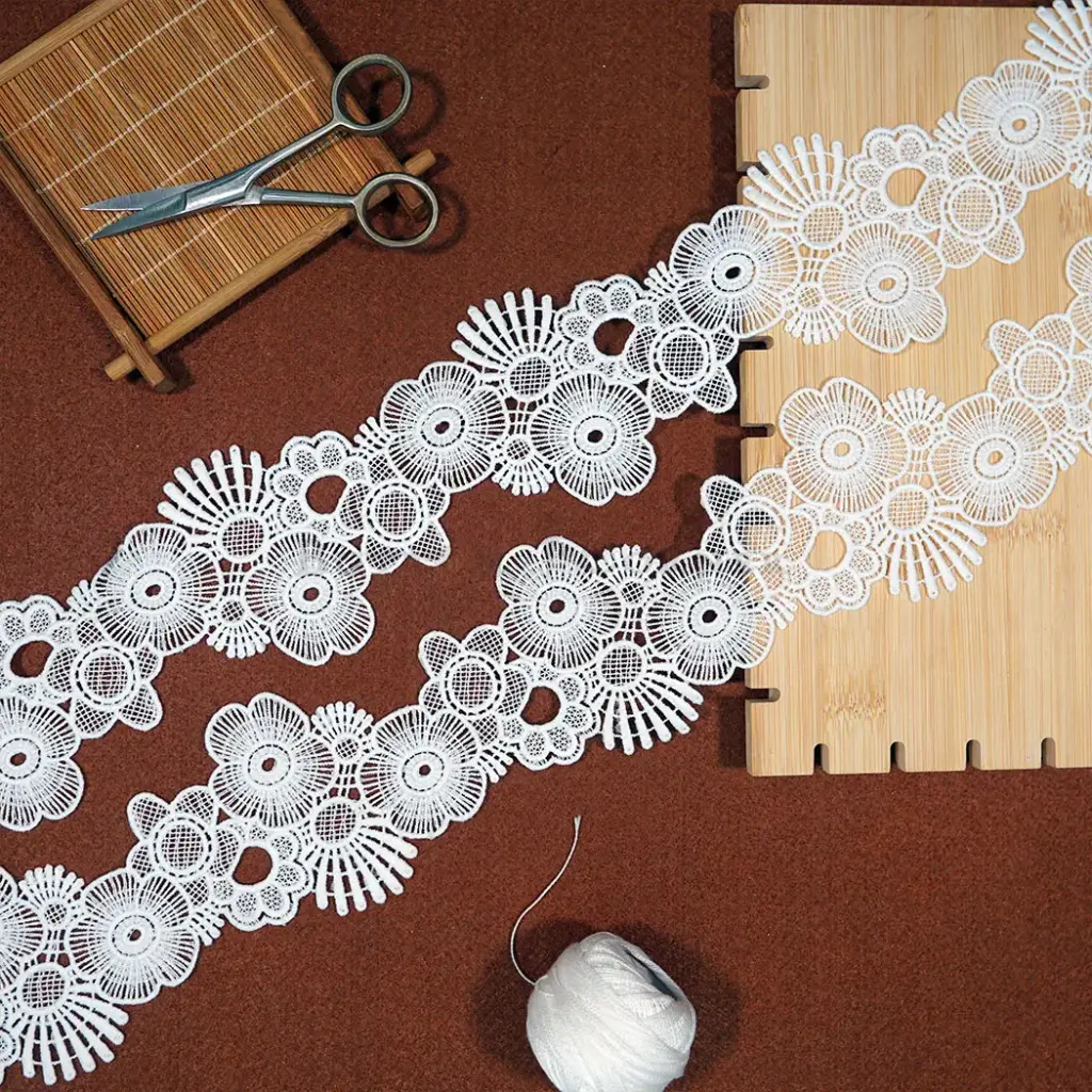 Flower Design Shuttle Lace