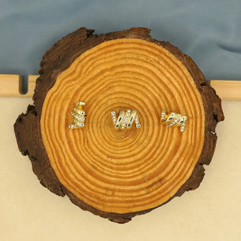 Gold Twisted Design Rhinestones Button