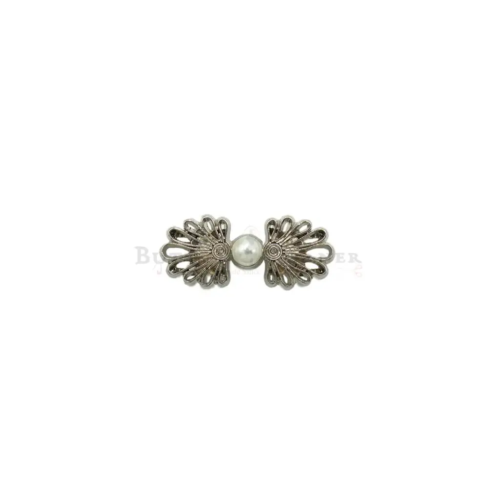 Dynasty Butterfly Style Centre Pearl Pendant