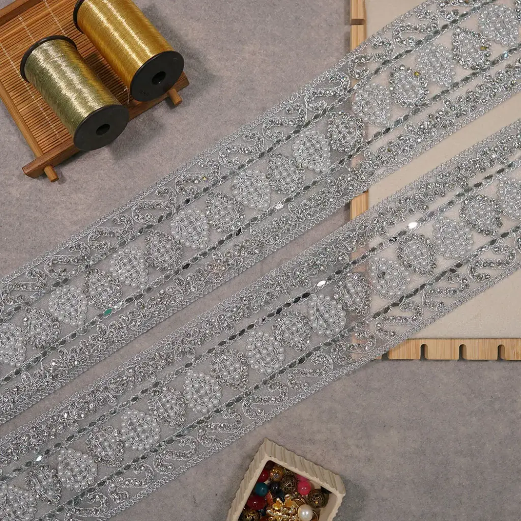 Metallic Yarn Lace In Crystal Pearl & Mirror