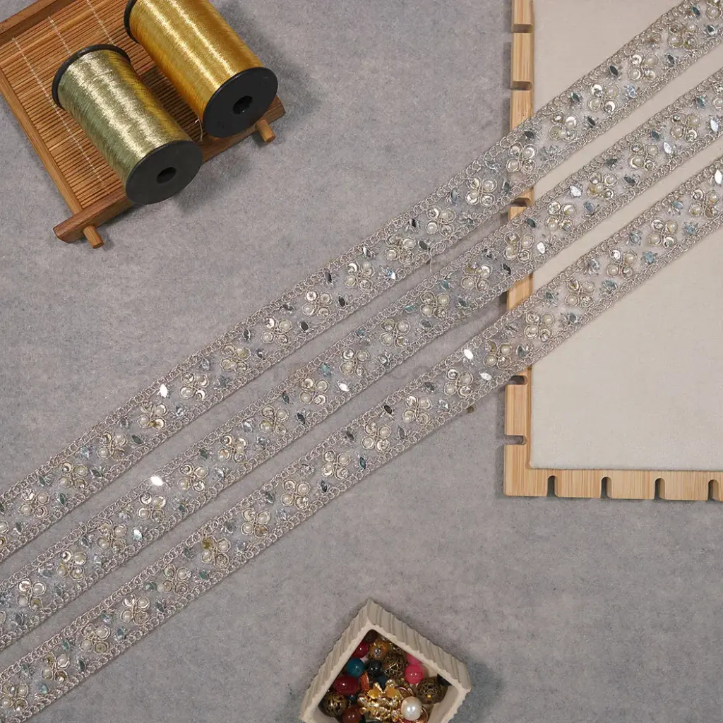 Metallic Yarn Lace In Crystal Pearl & Mirror