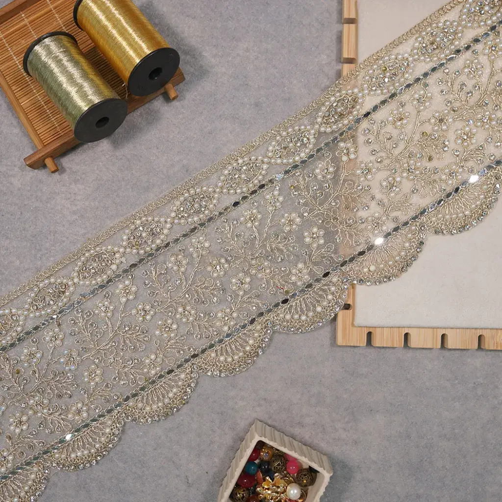Metallic Yarn Lace In Crystal Pearl & Mirror
