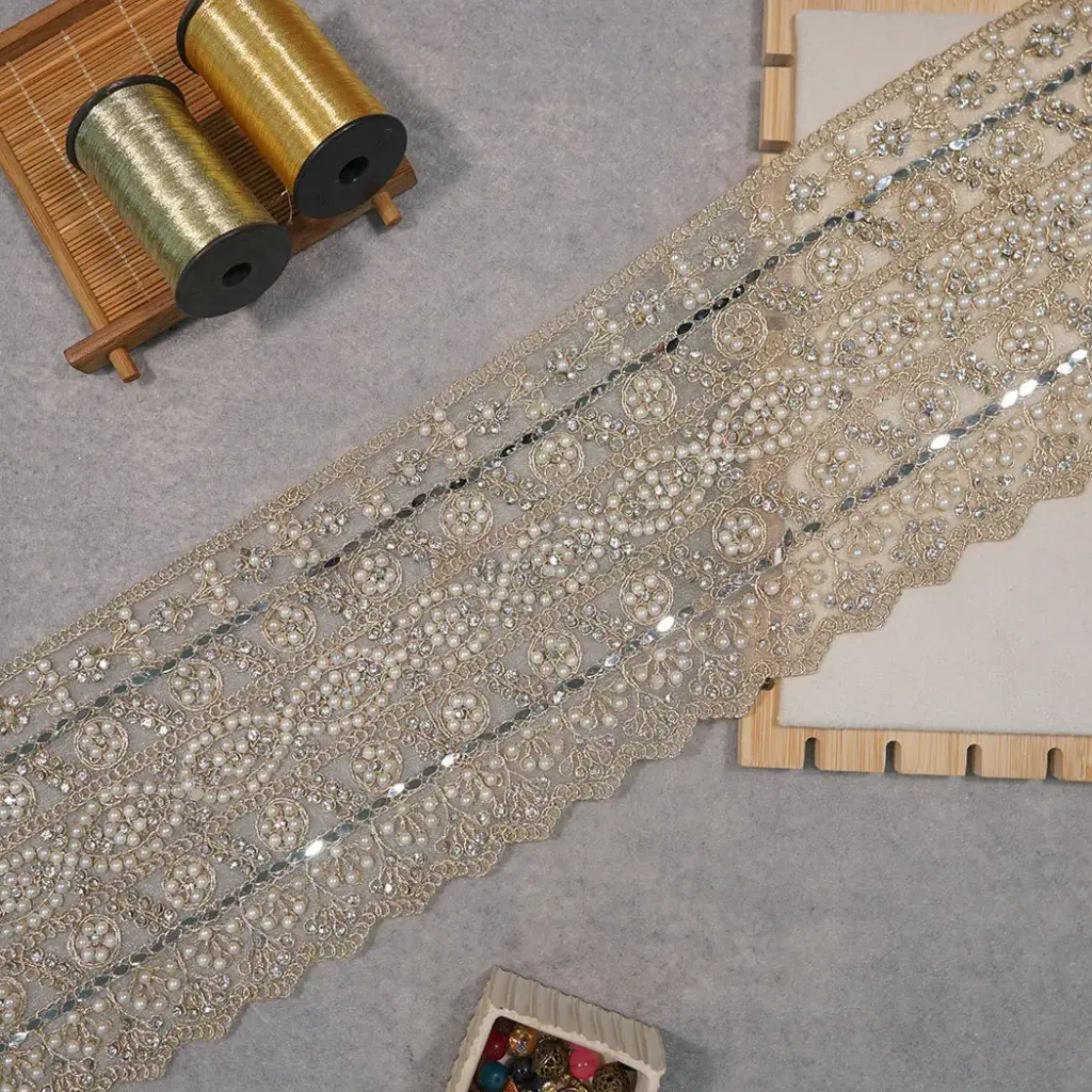 Metallic Yarn Lace In Crystal Pearl & Mirror