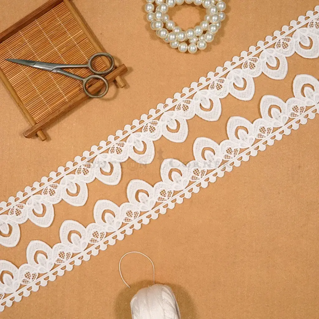 One Side Border Shuttle Lace