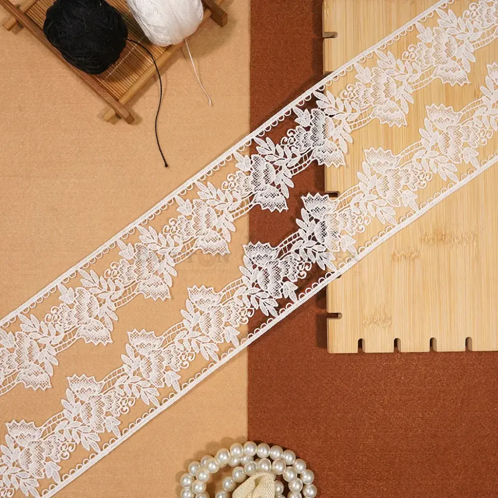 One Side Border Shuttle Lace