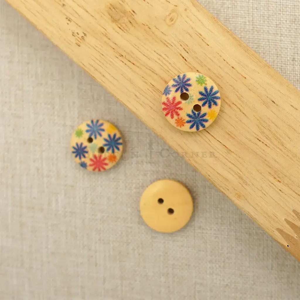 Daisy Flower Print 2 Hole Wooden Button