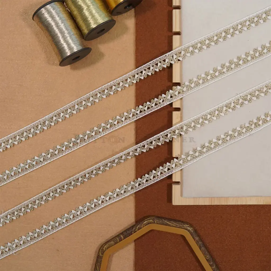 Metallic Yarn Shuttle Zari Lace