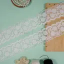 One Side Border Shuttle, Net Lace