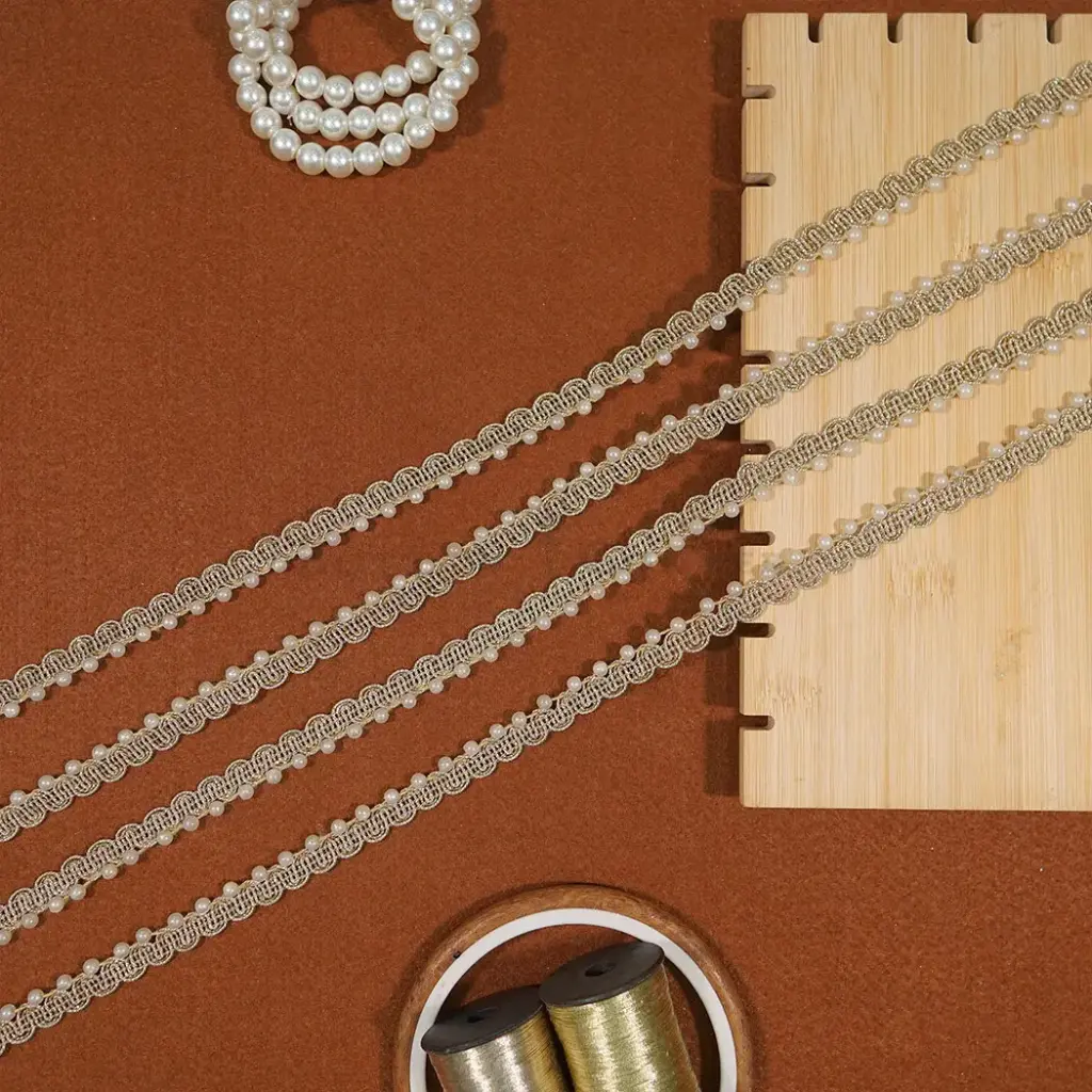 Zigzag Design Metallic Yarn, Pearl Lace