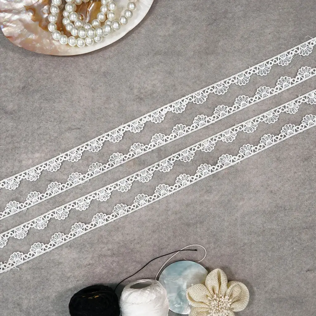 One Side Border Shuttle Sequence Lace