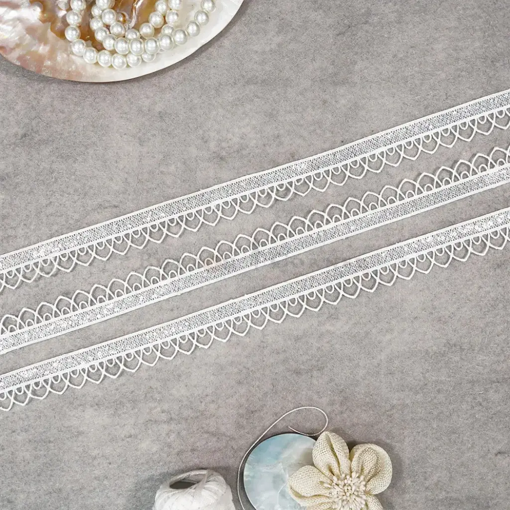 One Side Border Shuttle Sequence Lace