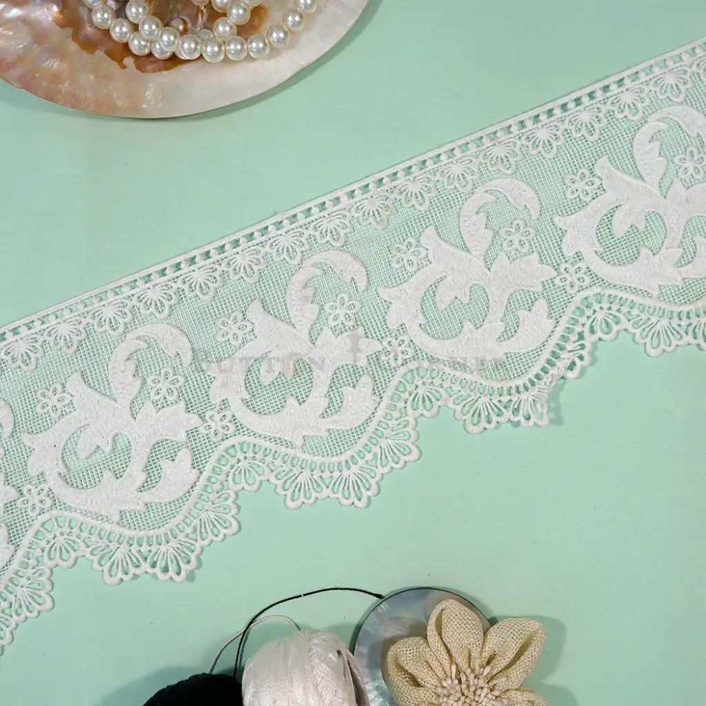 One Side Border Shuttle Net Lace