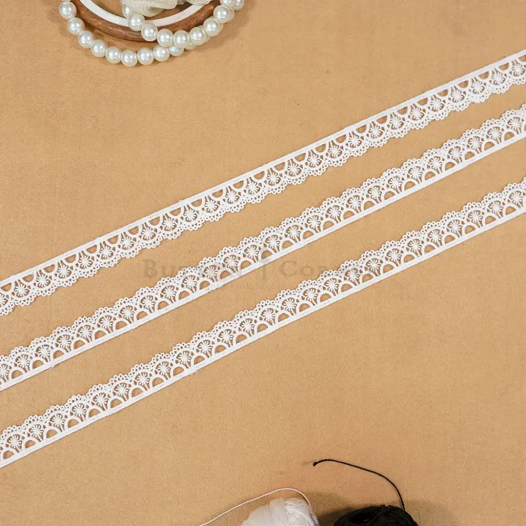 One Side Border Shuttle Lace