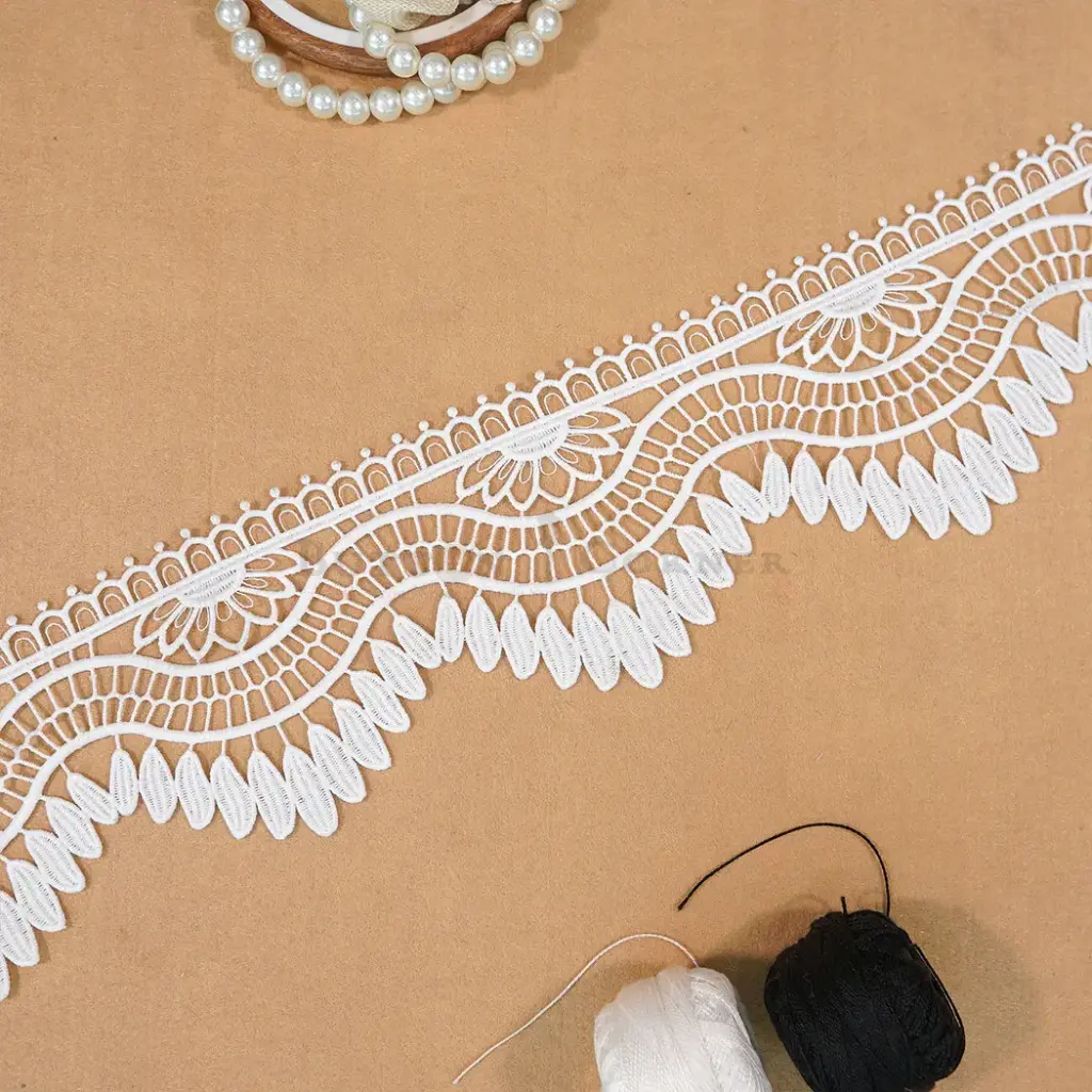 One Side Border Shuttle Lace