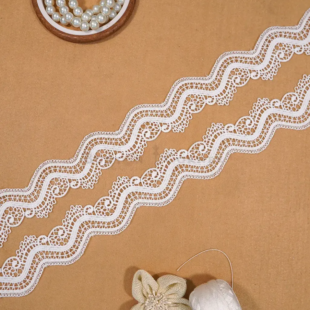 Zigzag Design Shuttle Lace