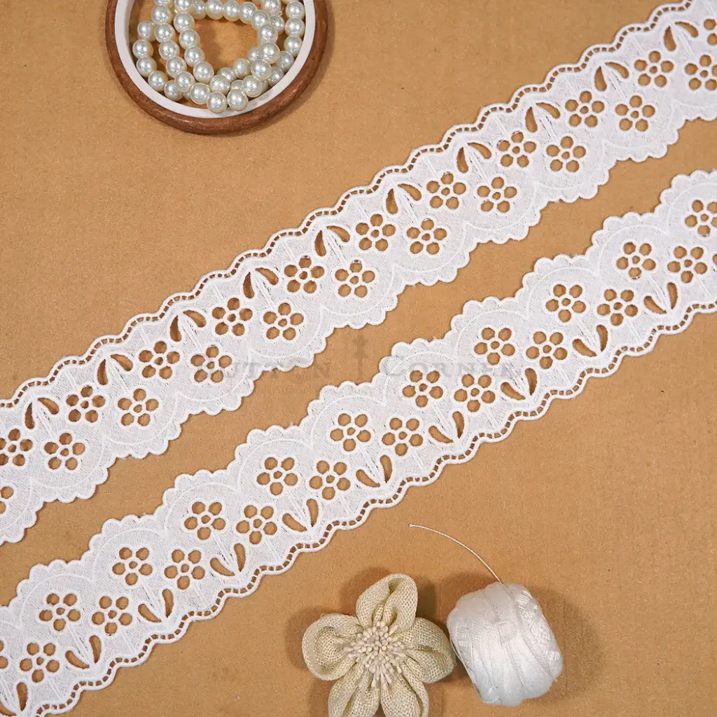 One Side Border Shuttle Lace