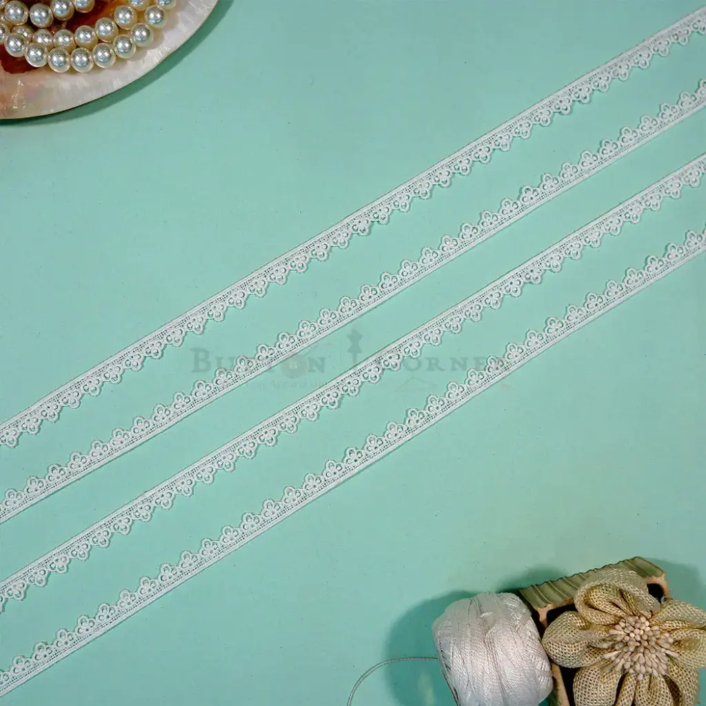 One Side Border Shuttle Lace