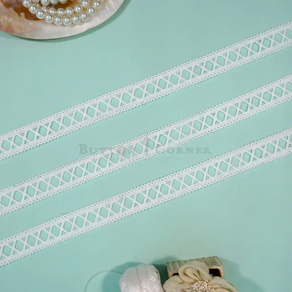 Criss-Cross Design Shuttle Lace