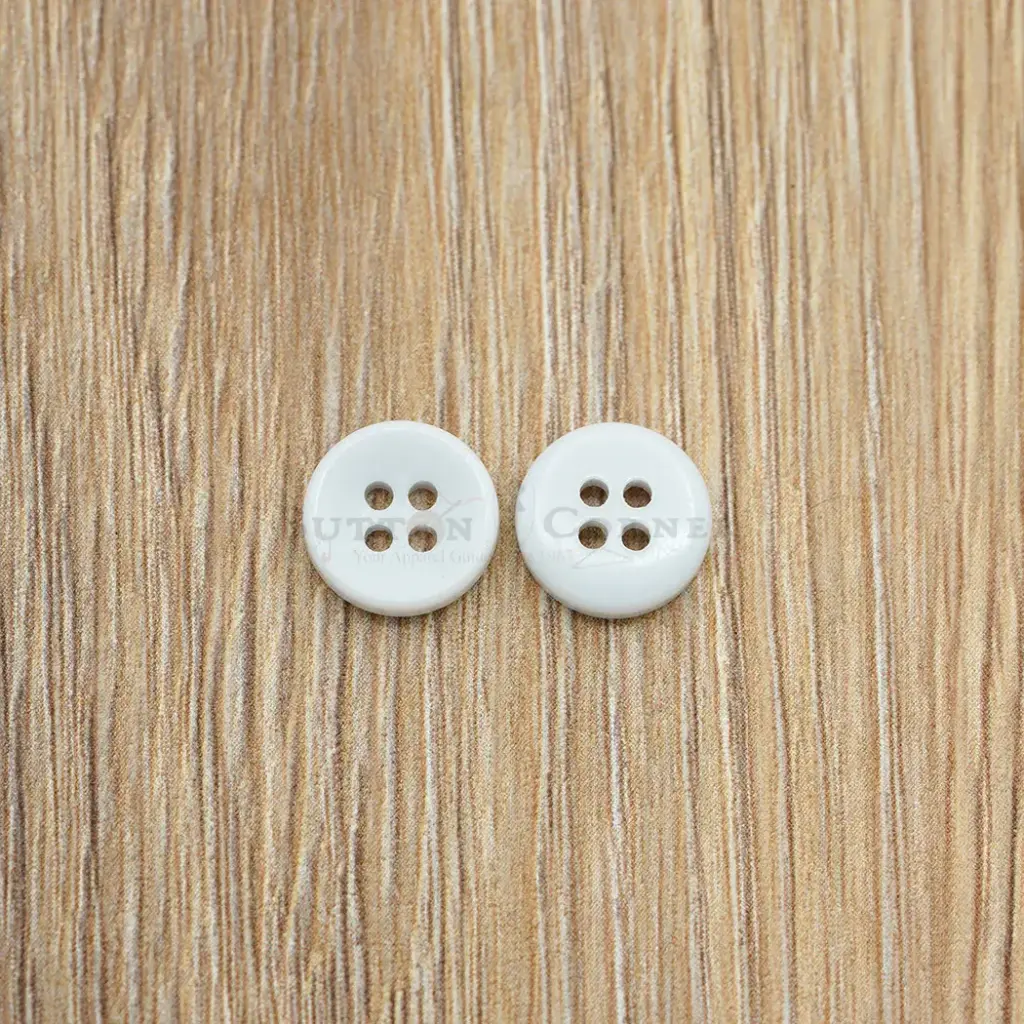 Cup Sonic Shape 4 Hole Polyester Shirt button