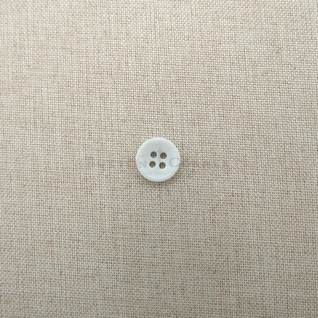 Cup Sonic Shape 4 Hole Polyester Shirt button