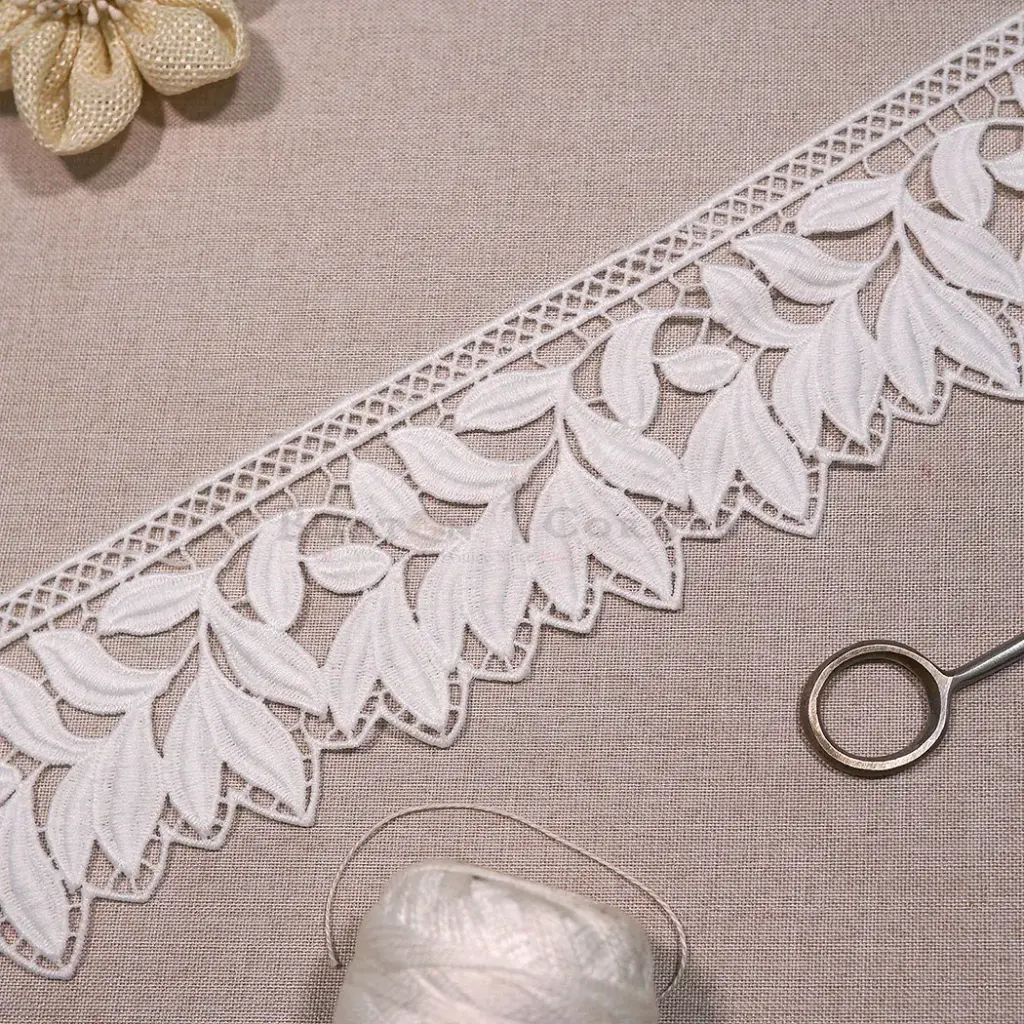 One Side border Shuttle Lace