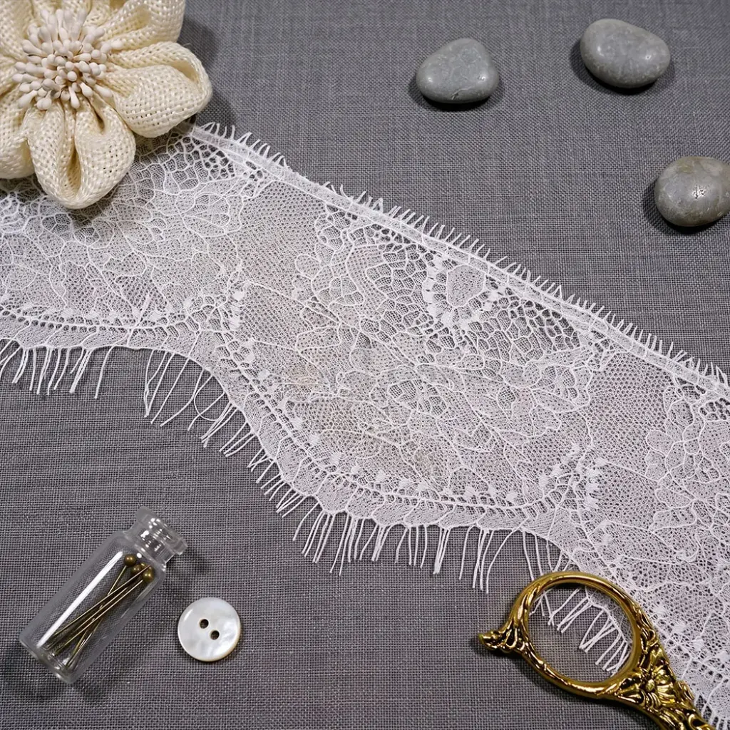 Scalloped Style Eyelash French Chantilly Lace