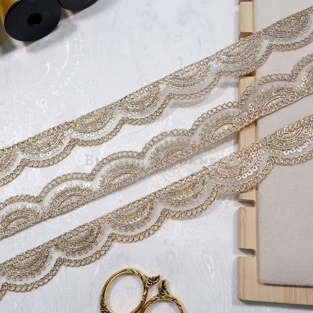 Metallic Yarn, Sequence, Scallop Lace