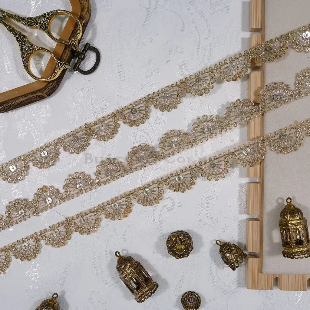 Metallic Yarn, Sequence, Scallop Lace