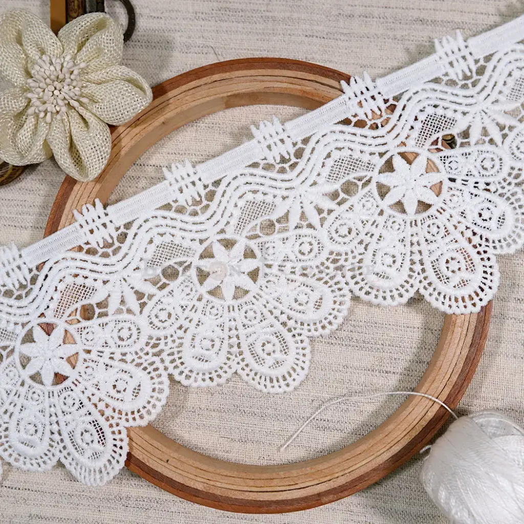 One Side Border Shuttle Lace
