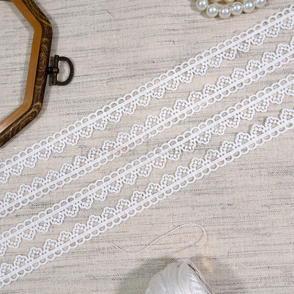 One Side Border Shuttle Lace